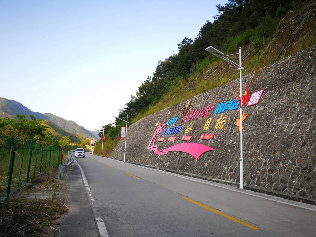 免接線免維護(hù)微光路燈